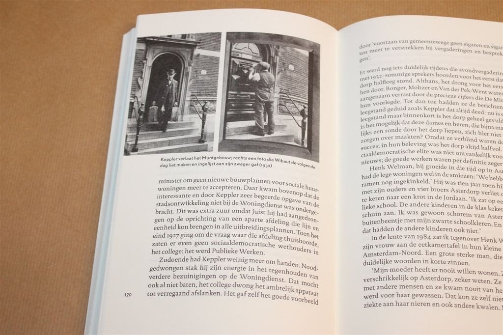 Asterdorp — Amsterdams Getto, Verheffing & Vernedering, Boeken, Ophalen of Verzenden, Gelezen