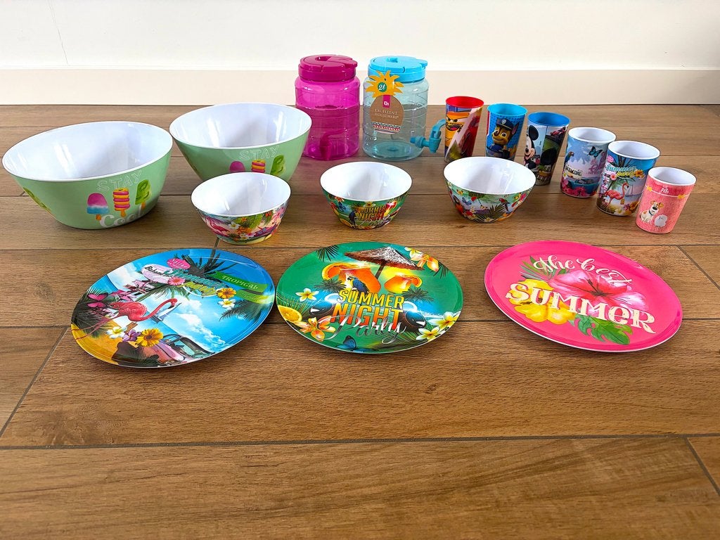 Plastic borden, bekers, kommen, schalen, limonade dispensers, Ophalen, Overige materialen, Zo goed als nieuw, Bord(en)