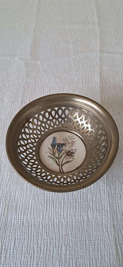 Klein Waechtersbach mandje rond met porseleinen bodem, Antiek en Kunst, Ophalen of Verzenden