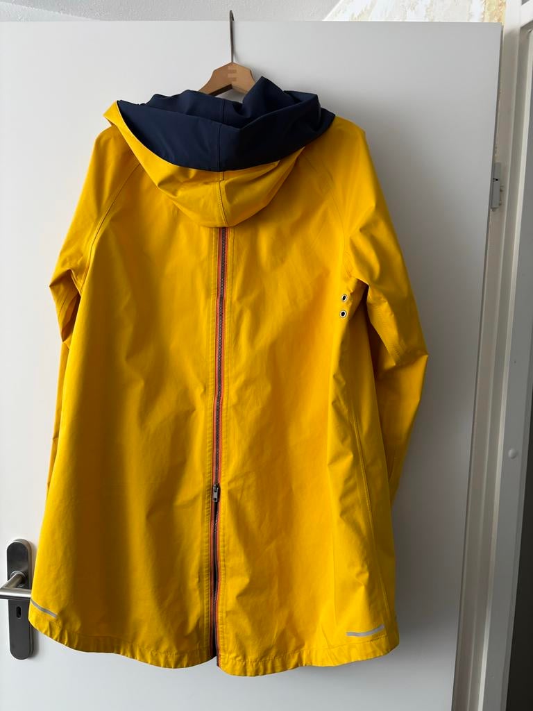 Unieke Noorse design jas - Geel met blauw, Verzenden, Zo goed als nieuw, Maat 38/40 (M), Geel