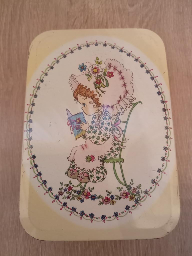 Holly Hobbie blikje 13x18x6 cm vintage, Verzamelen, Ophalen of Verzenden