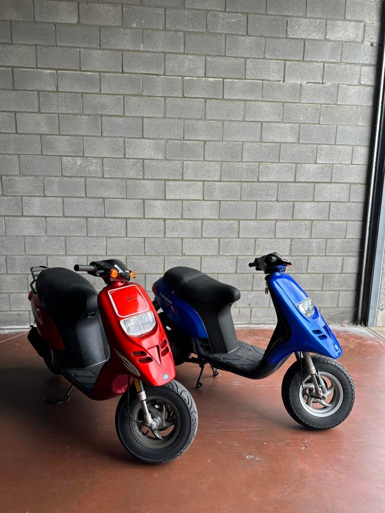 2x piaggio typhoon 50cc, Fietsen en Brommers, Scooters | Piaggio, Zo goed als nieuw, Overige modellen, Maximaal 45 km/u, Tweetakt