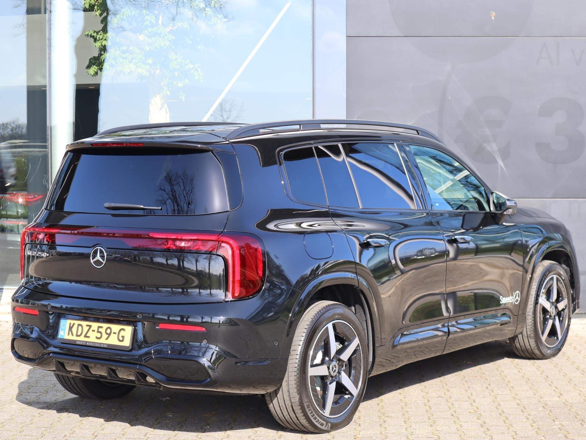 Mercedes-Benz GLB 250+ Business Solution AMG 85.5 kWh, Achterwielaandrijving, Zwart, 607 km, Origineel Nederlands