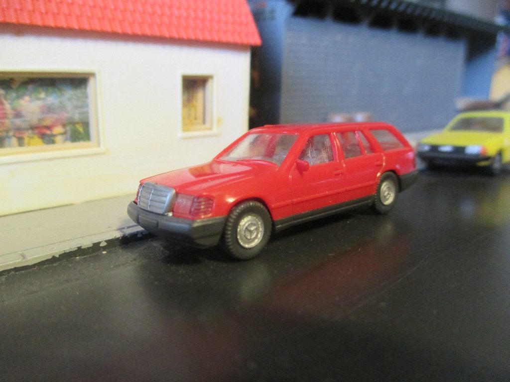 Mercedes Benz W124 230TE - Wiking rood, Ophalen of Verzenden, Gebruikt, Auto, Wiking