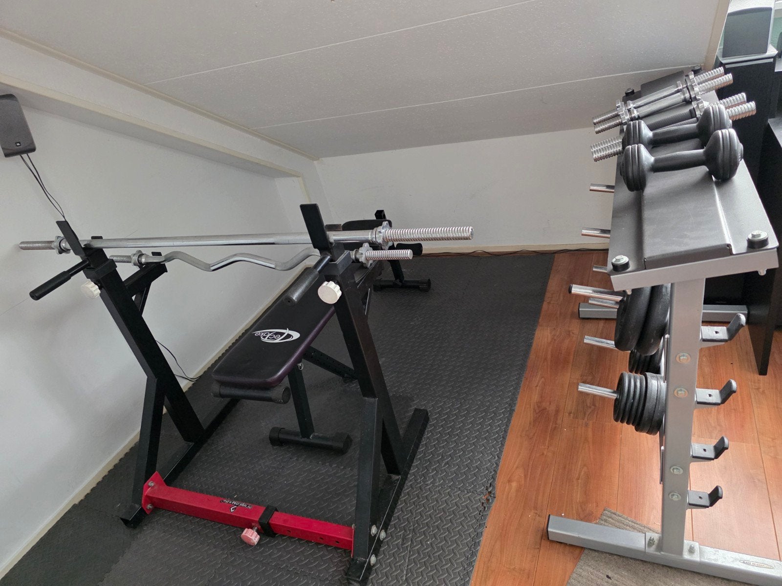 Complete fitness: bench, rek, barbells, dumbells, gewichten, Ophalen, Benen, Gebruikt, Fitnessbank