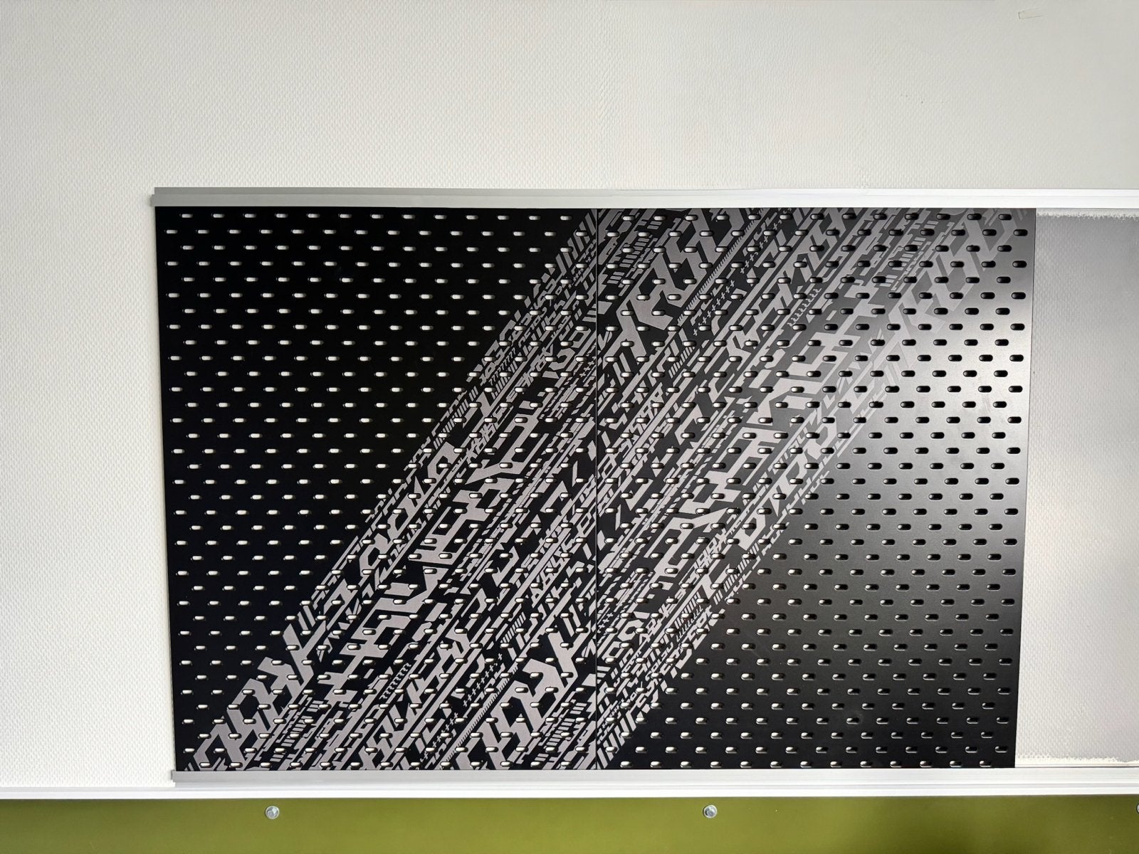 IKEA pegboard, 2x, Ophalen, Metaal, Zwart, Zo goed als nieuw