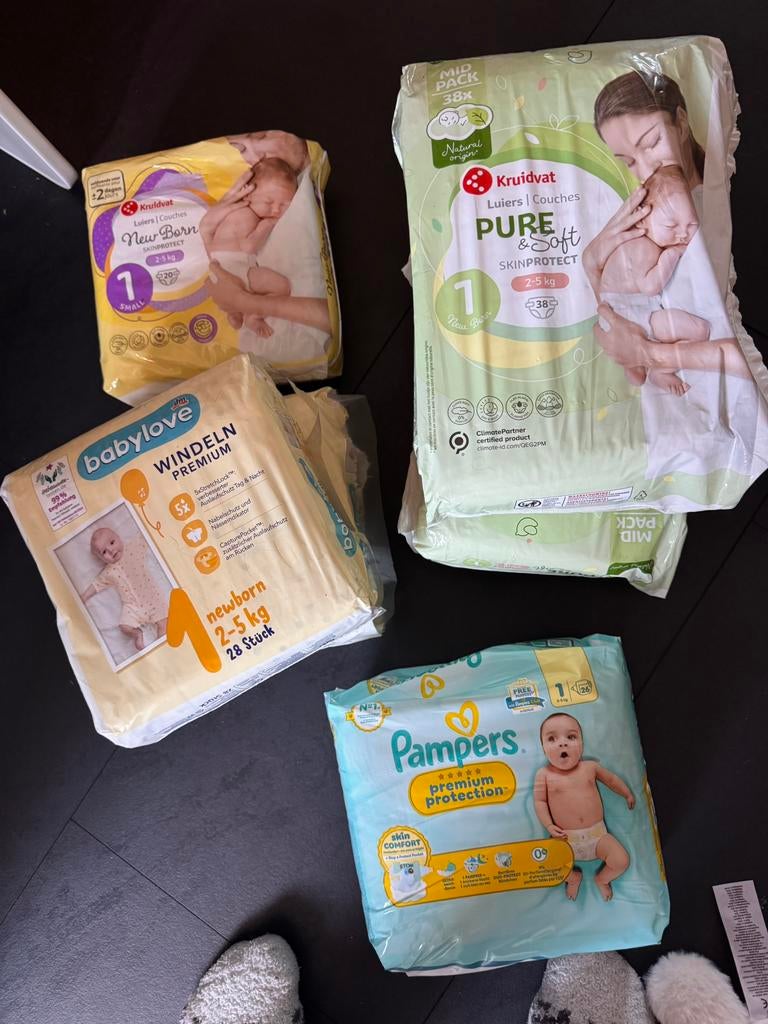 Diverse wegwerpluiers newborn, Overige merken, Overige typen, Nieuw, Ophalen of Verzenden