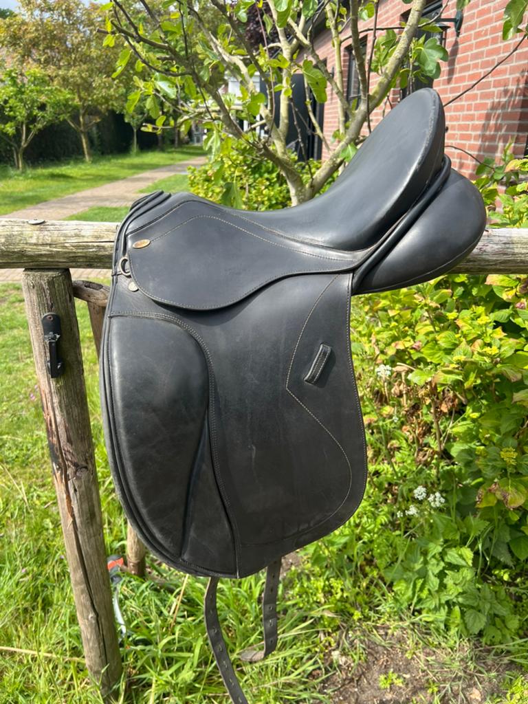 Dressuurzadel Kentaur Elektra 17 inch, Ophalen, Gebruikt, Dressuur