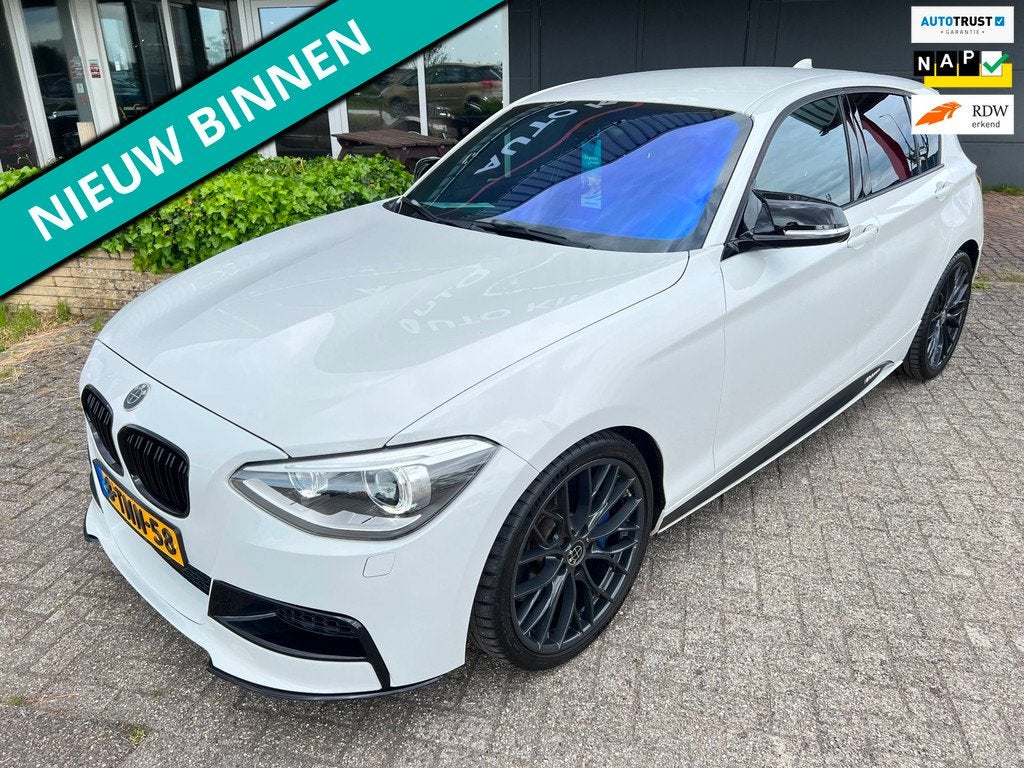 BMW 1-serie 118i M-SPORT Executive NAV I HARMAN I NL APK+NAP, Achterwielaandrijving, Gebruikt, 4 cilinders, Alcantara