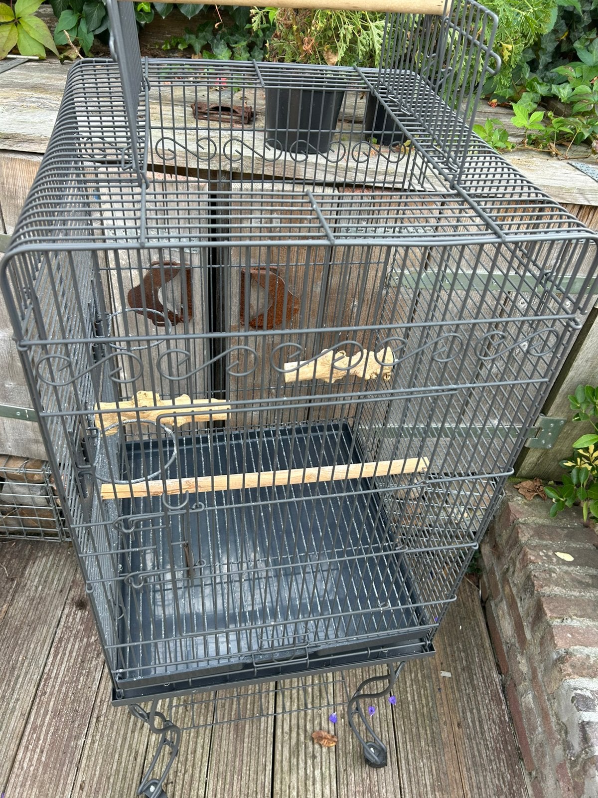 Nette vogelkooi half jaar oud, Dieren en Toebehoren, Ophalen, Zo goed als nieuw, Metaal, Vogelkooi