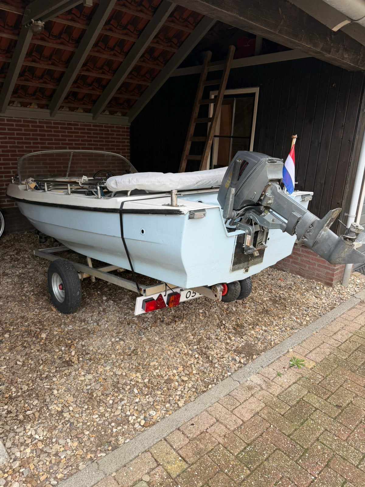 Polyester speedbootje met trailer en 9.9 pk Suzuki 2 takt, Watersport en Boten, Motorboten en Motorjachten, Overige merken, Gebruikt