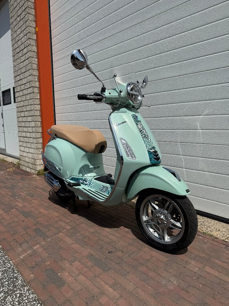 Vespa Primavera Batik 45 km BJ:12-2024  12 mnd. garantie, Ophalen, Overige modellen, Maximaal 45 km/u, Zo goed als nieuw