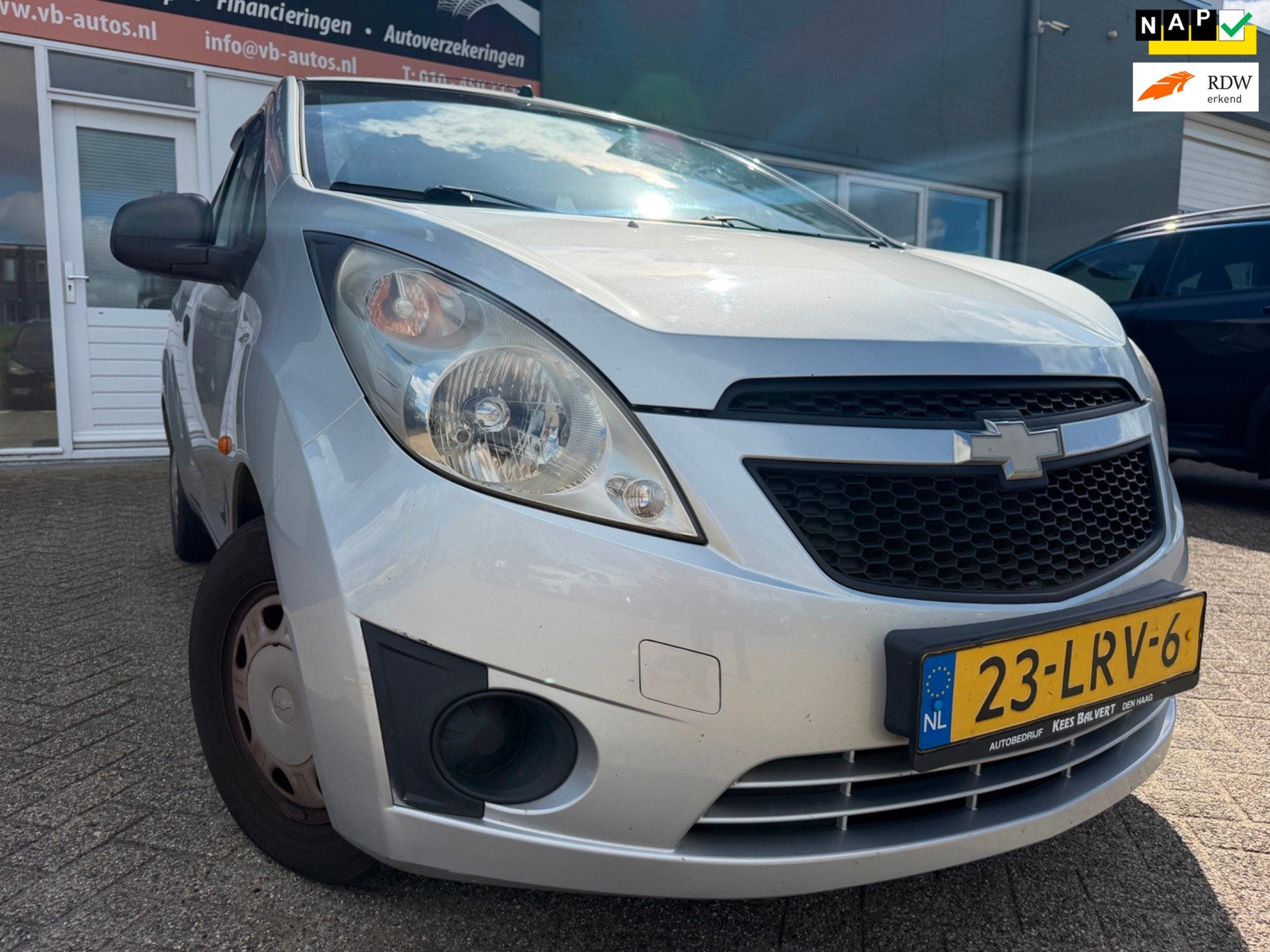 Chevrolet Spark 1.0 16V L 5 drs met bluetooth telefoon zo me, Auto's, Chevrolet, Voorwielaandrijving, Stof, Gebruikt, Zwart