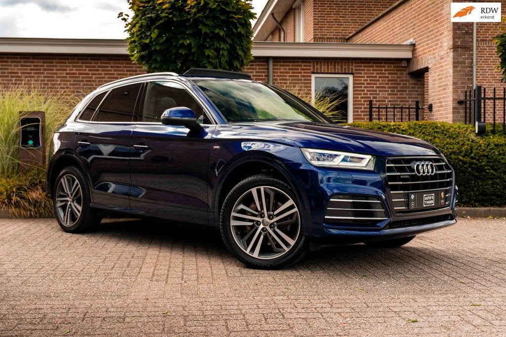 Audi Q5 55 TFSI e Quattro Competition 3x S-Line 367 PK Pano, Auto's, Audi, Automaat, 2005 kg, 4 cilinders, Blauw