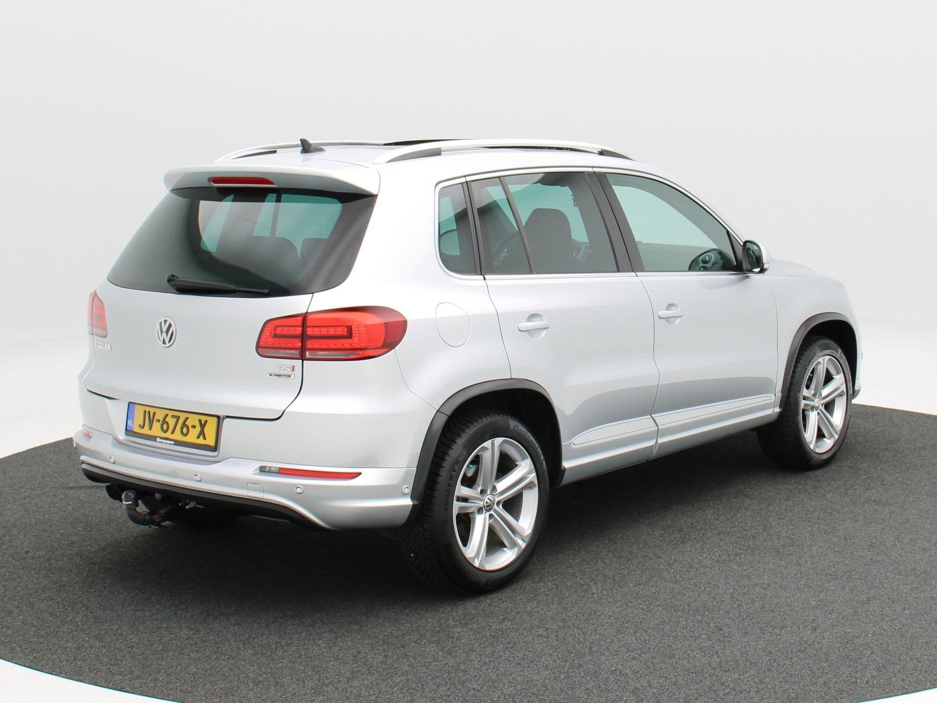 Volkswagen Tiguan 1.4 TSi R-Line Edition 125 Pk | Panoramada, Auto's, Volkswagen, Voorwielaandrijving, 125 pk, Gebruikt, 4 cilinders