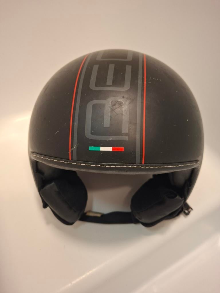 XXL Zwarte BEON helm, Fietsen en Brommers, Brommerhelmen, Ophalen of Verzenden, Gebruikt, Extra large of groter