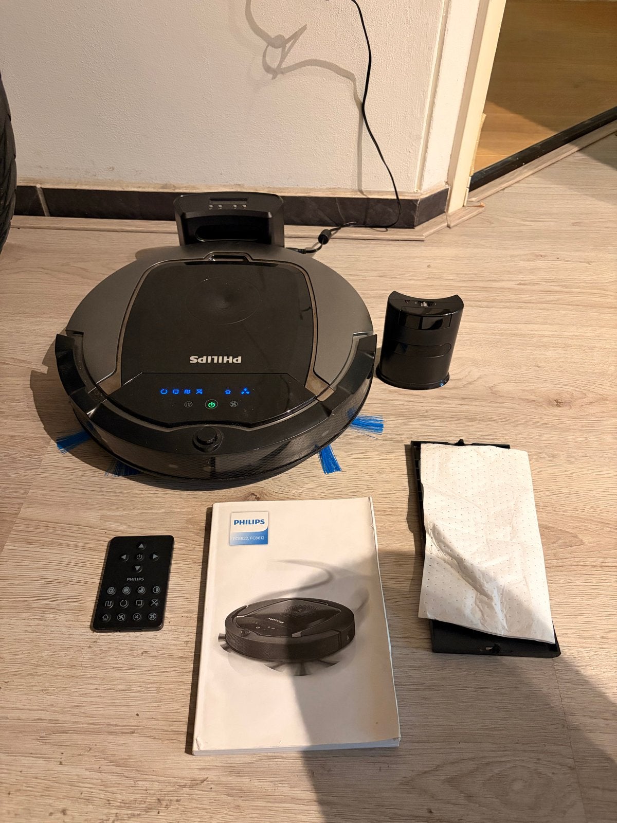 Philips Robotstofzuiger met Thuisstation en Afstandsbedienin, Ophalen, Gebruikt, Philips, Oplaadstation