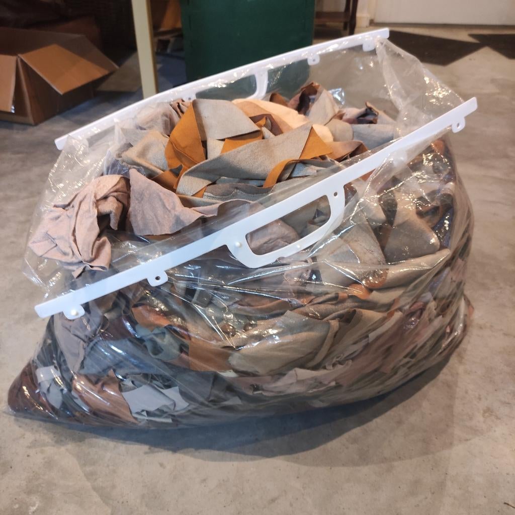 Grote zak met (stretch) leerresten voor patchwork, Ophalen