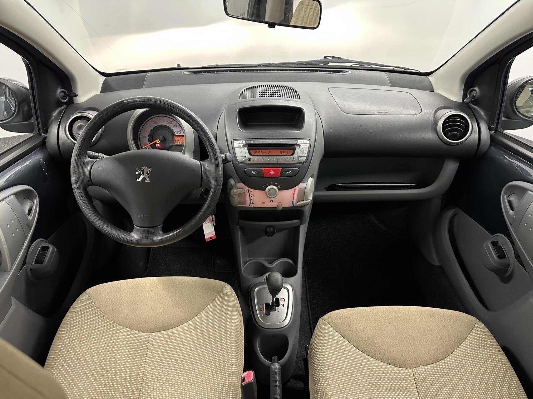 Foto 2 van Peugeot 107 1.0-12V XS Urban Move AUTOMAAT AIRCO 5 DEURS 580