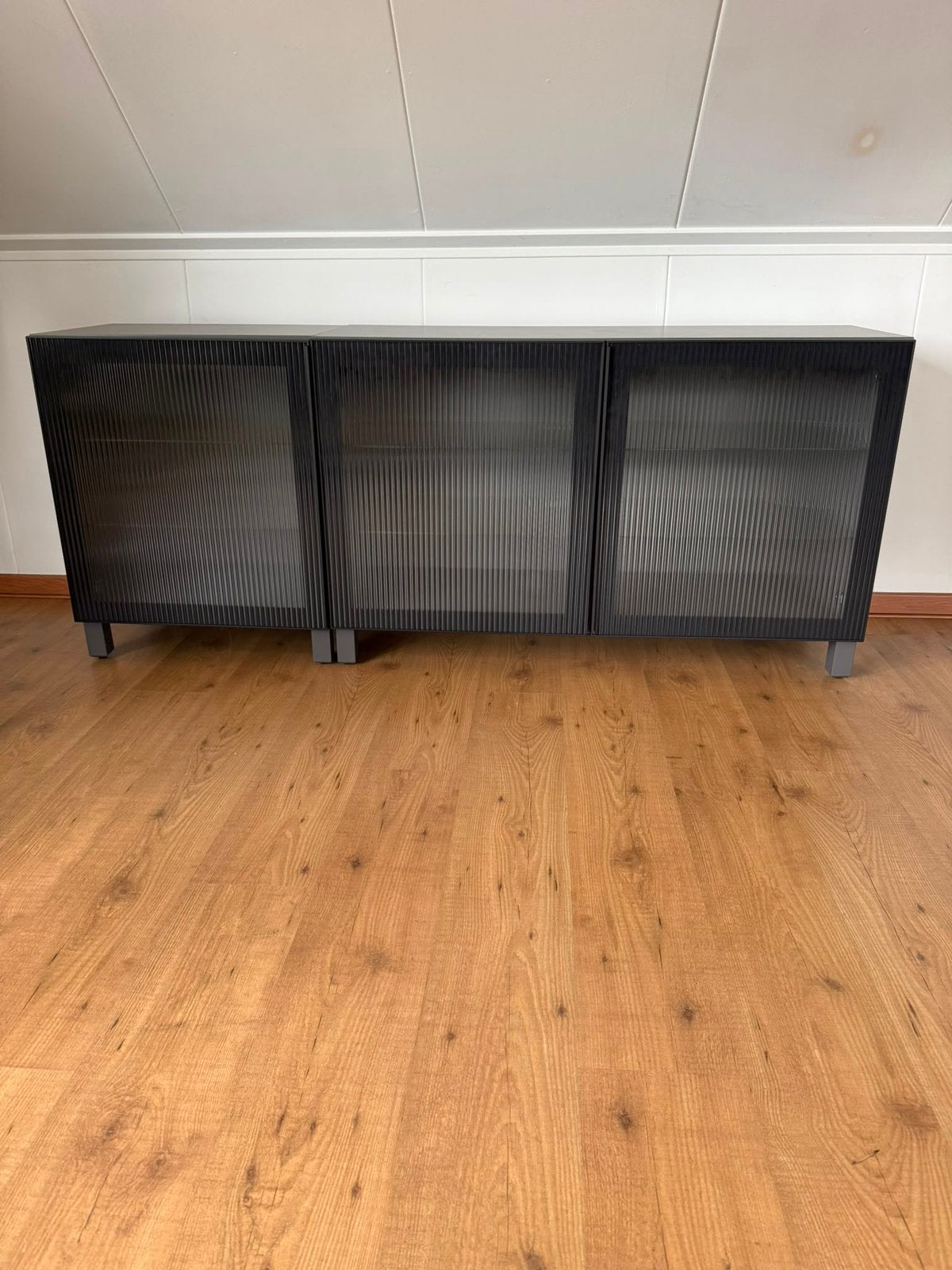 Besta kast met vitrine deuren, Ophalen, 50 tot 100 cm, Zo goed als nieuw, Minder dan 100 cm