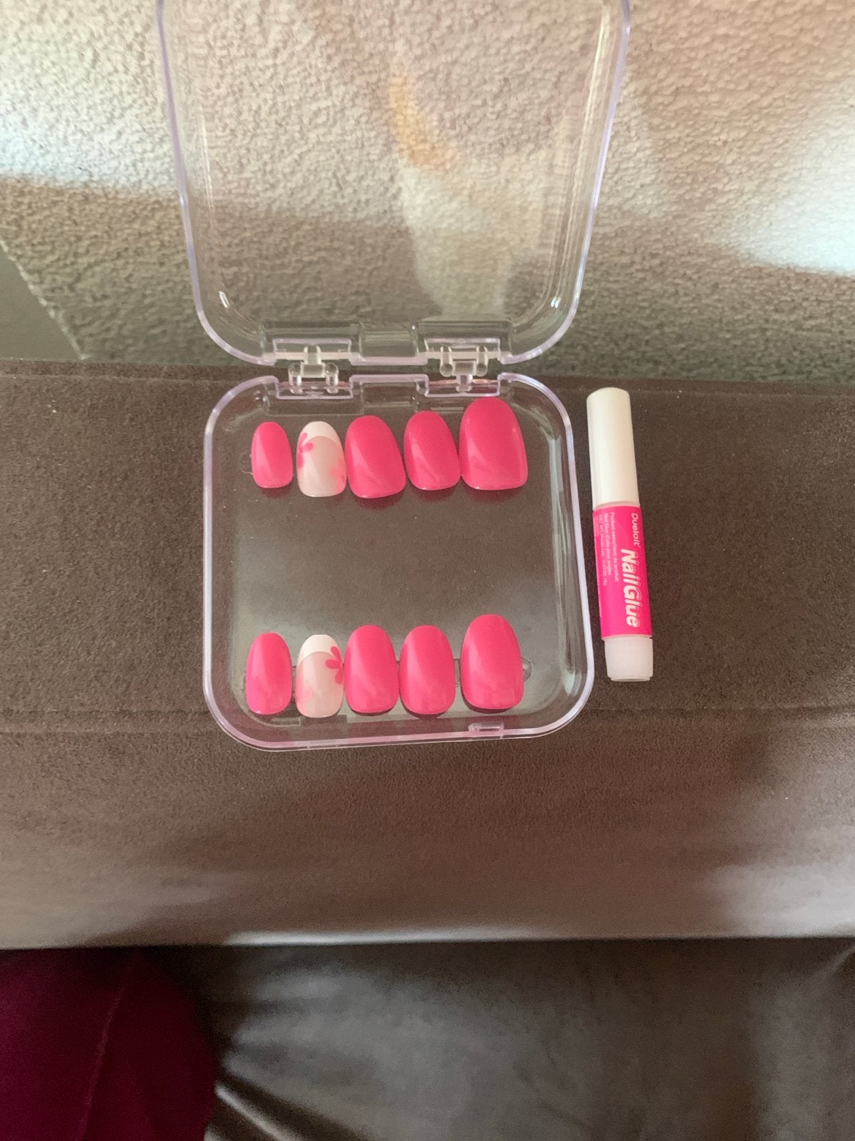 Roze nepnagels met bloemmotief en nagellijm, Ophalen of Verzenden, Zo goed als nieuw, Toebehoren, Handen en Nagels