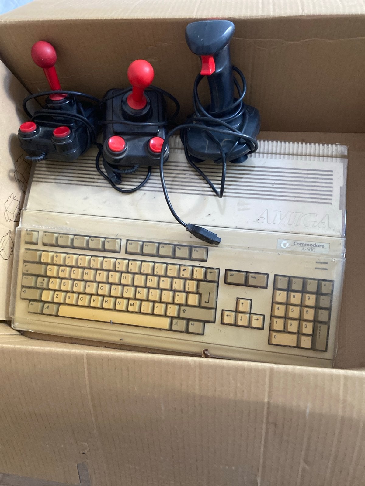 Commodore Amiga 500 met accessoires en diskettes, Computers en Software, Vintage Computers, Ophalen