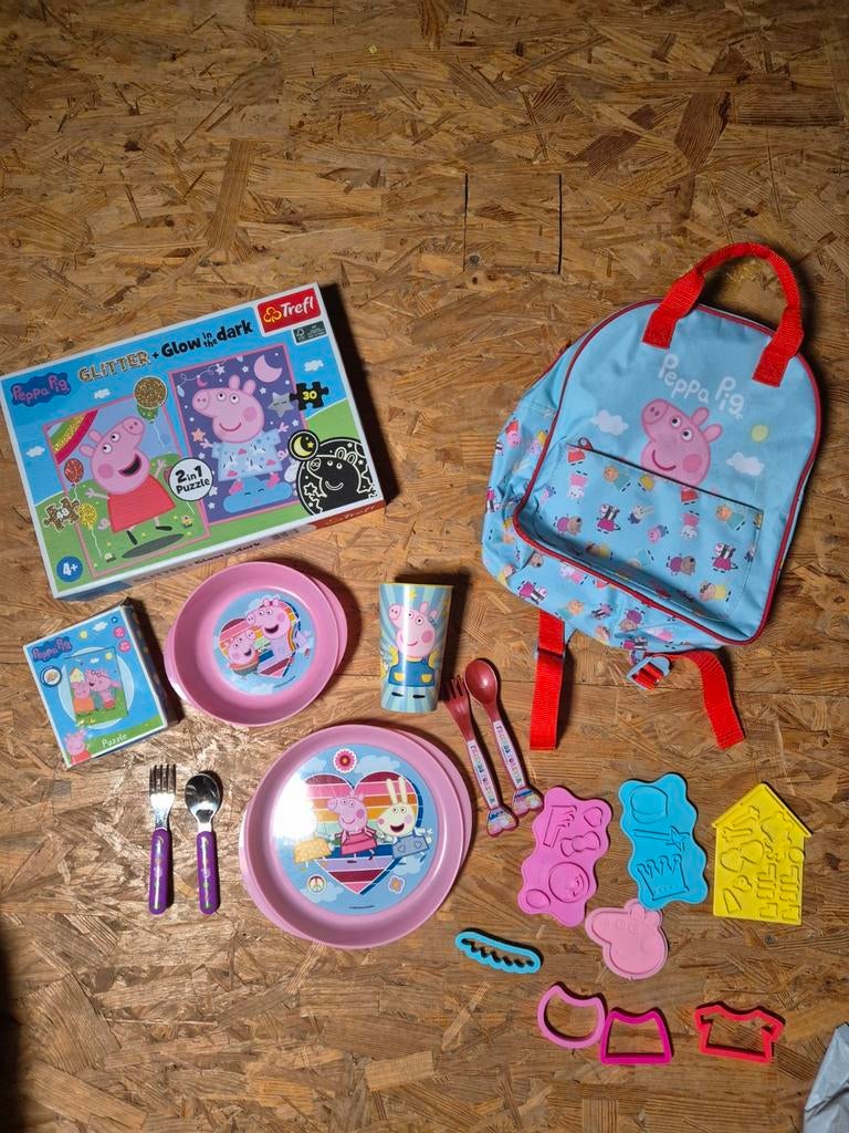 Peppa Pig Set: Rugtas, Puzzels, Servies & Klei-attributen, Ophalen of Verzenden, Zo goed als nieuw, Jongen of Meisje