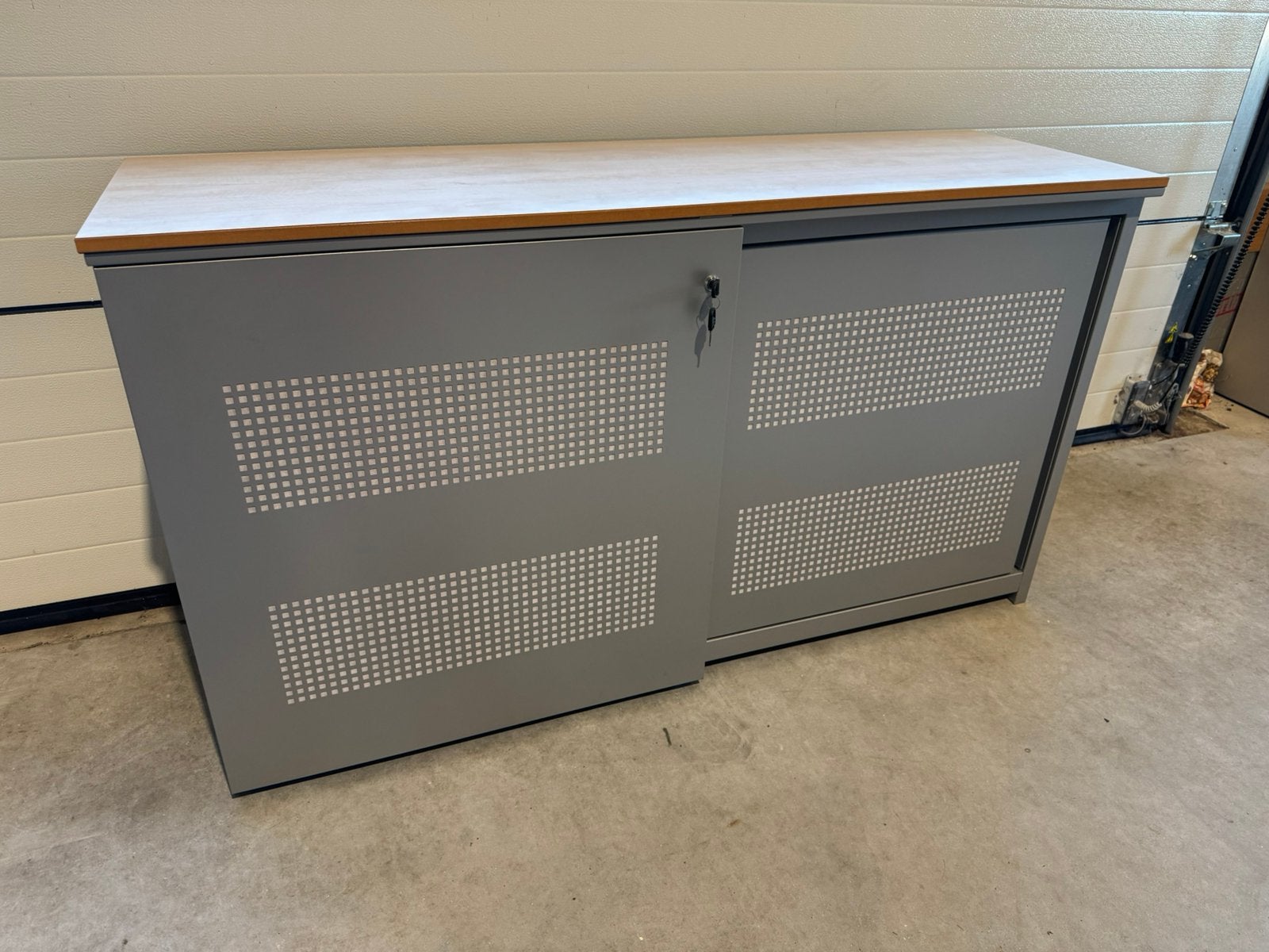Akostische kast, stalen kast, Huis en Inrichting, Kasten | Roldeurkasten en Archiefkasten, Ophalen, Gebruikt, 50 tot 100 cm, 150 tot 200 cm