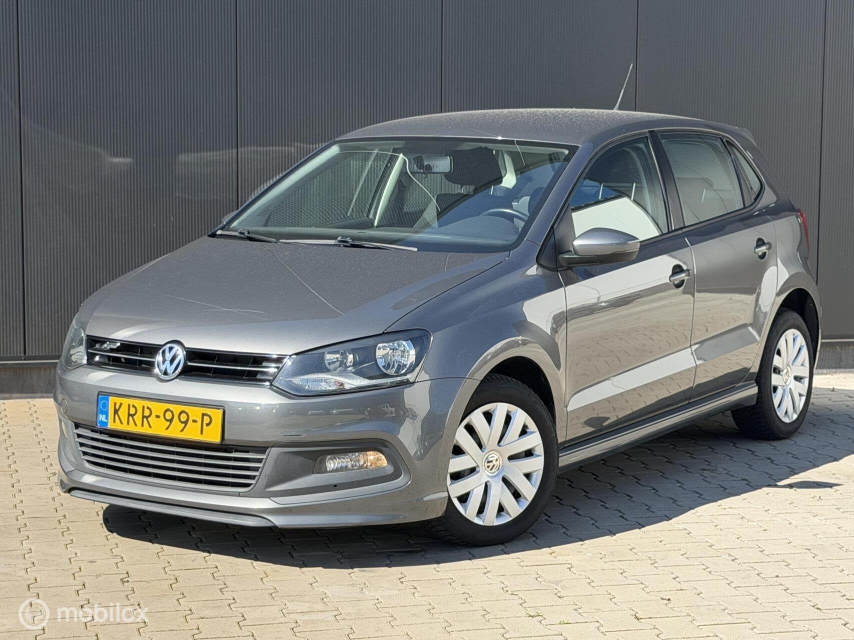 Volkswagen Polo 1.2 Comfortline | AIRCO | STOELVERWARMING |, Voorwielaandrijving, Euro 5, Gebruikt, Zwart