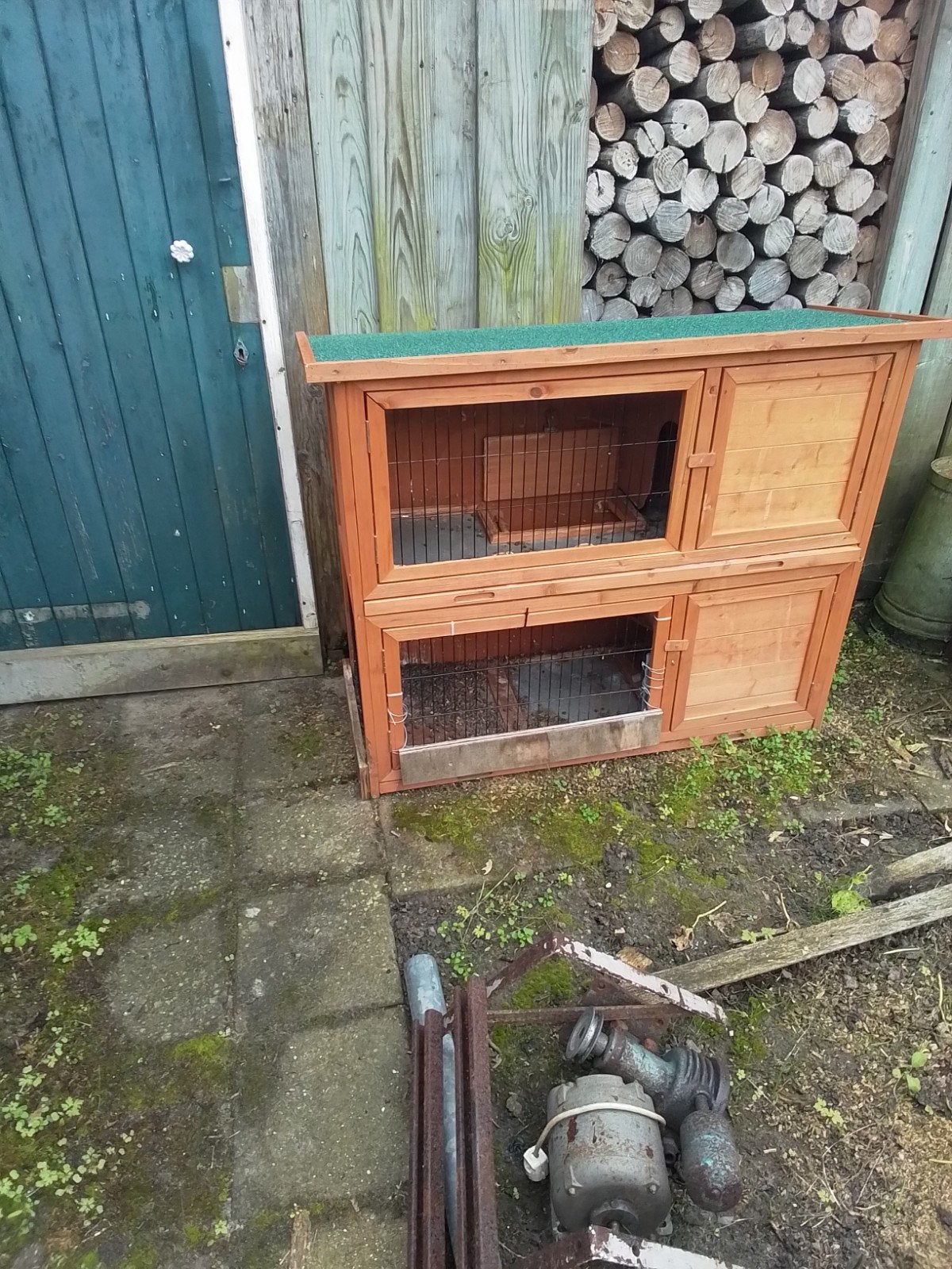 gratis  konijnenhok  met 2 vrouwtjes  konijnen, Ophalen of Verzenden, 110 cm of meer, Hok, 90 cm of meer