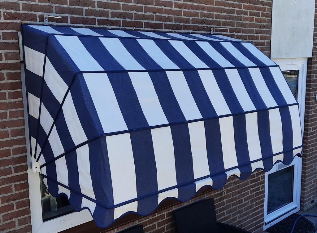 Markies zonnescherm Gereserveerd, Ophalen