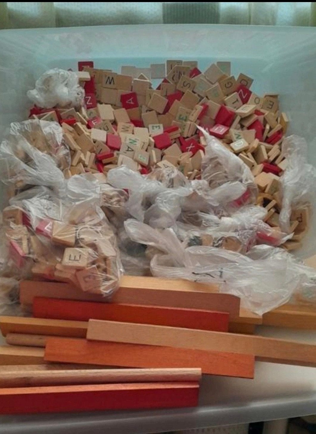 Scrabble letters en plankjes (grote hoeveelheid), Vijf spelers of meer, Ophalen of Verzenden, Gebruikt, Onbekend