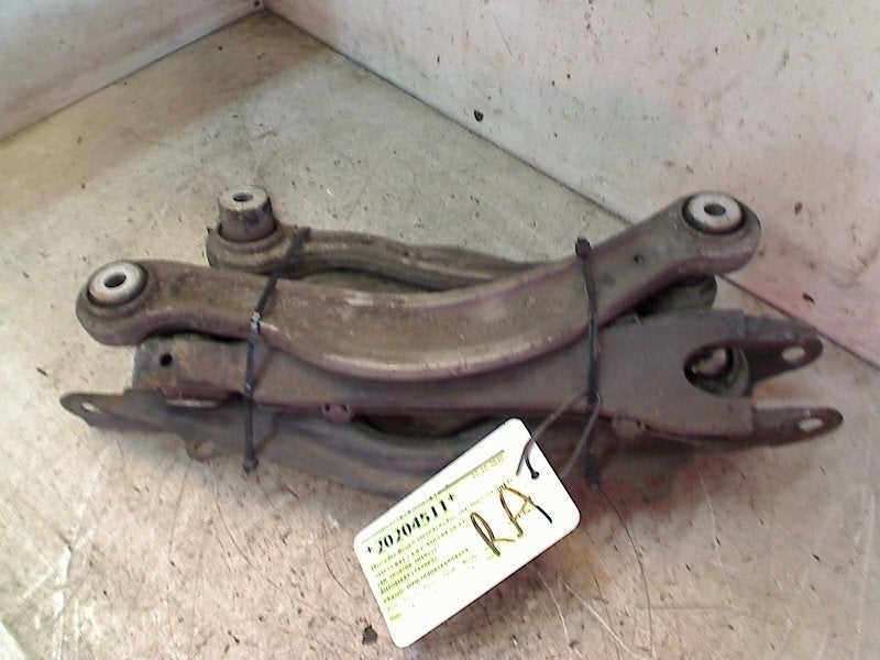 Draagarm Rechts Achter Mercedes-Benz C (W204) 2011, Gebruikt, Mercedes-Benz AG, Mercedes-Benz, Mercedesstraße 120, Stuttgart 70372, , Duitsland
