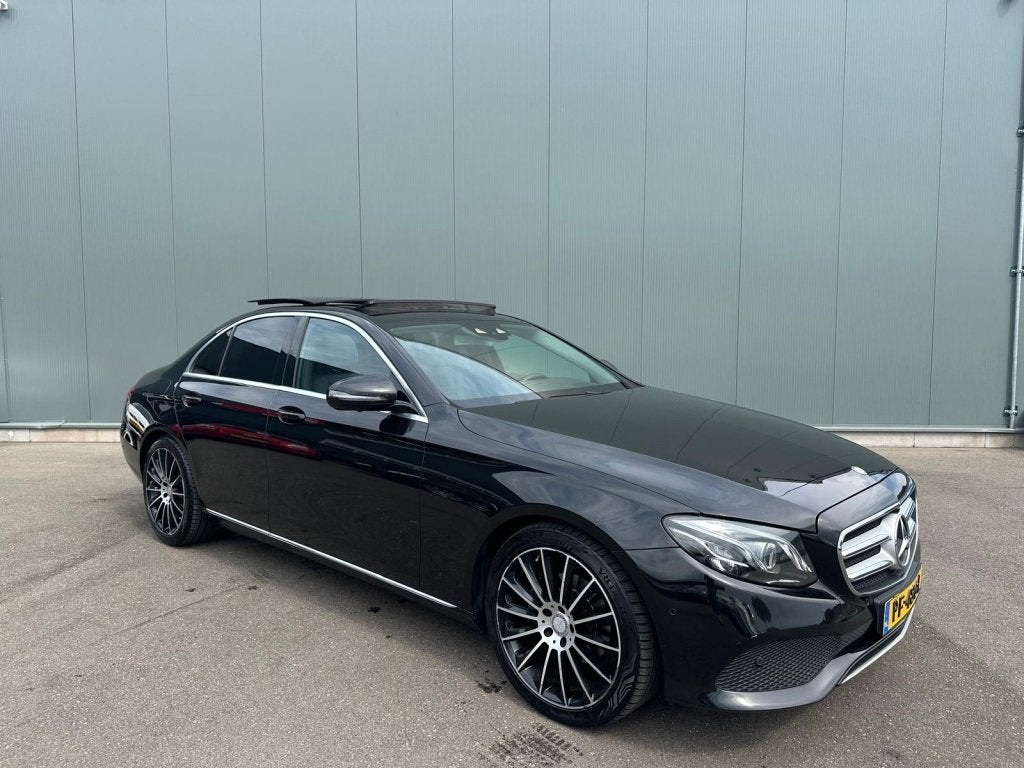 Mercedes-Benz E-Klasse 220 d Prestige LEDER | HUD | PANORAMA, Auto's, Mercedes-Benz, Euro 6, 4 cilinders, Zwart, Bedrijf