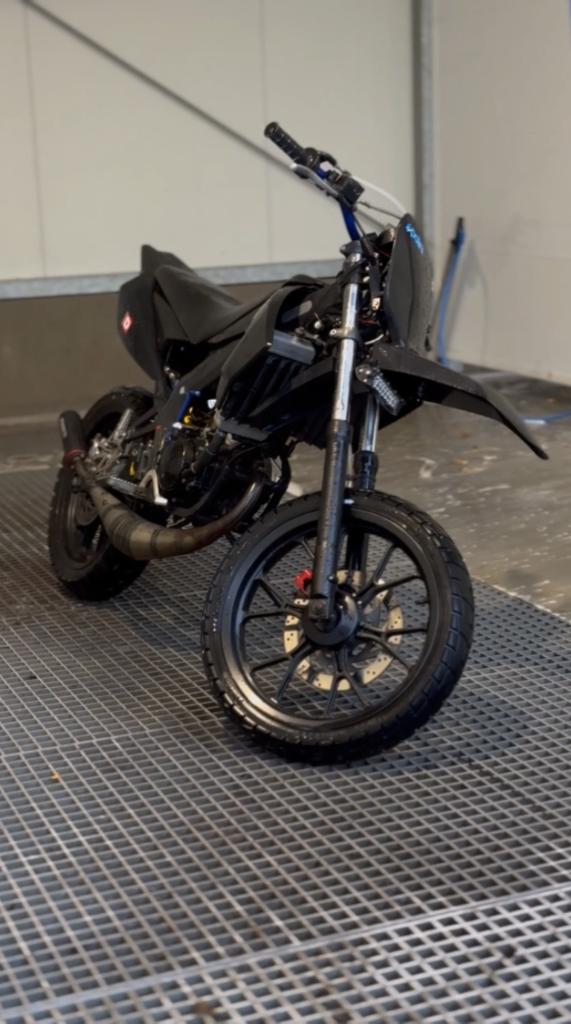 Derbi Senda 2011 Malossi MHR 50cc, Ophalen, 6 versnellingen, Gebruikt, Maximaal 45 km/u