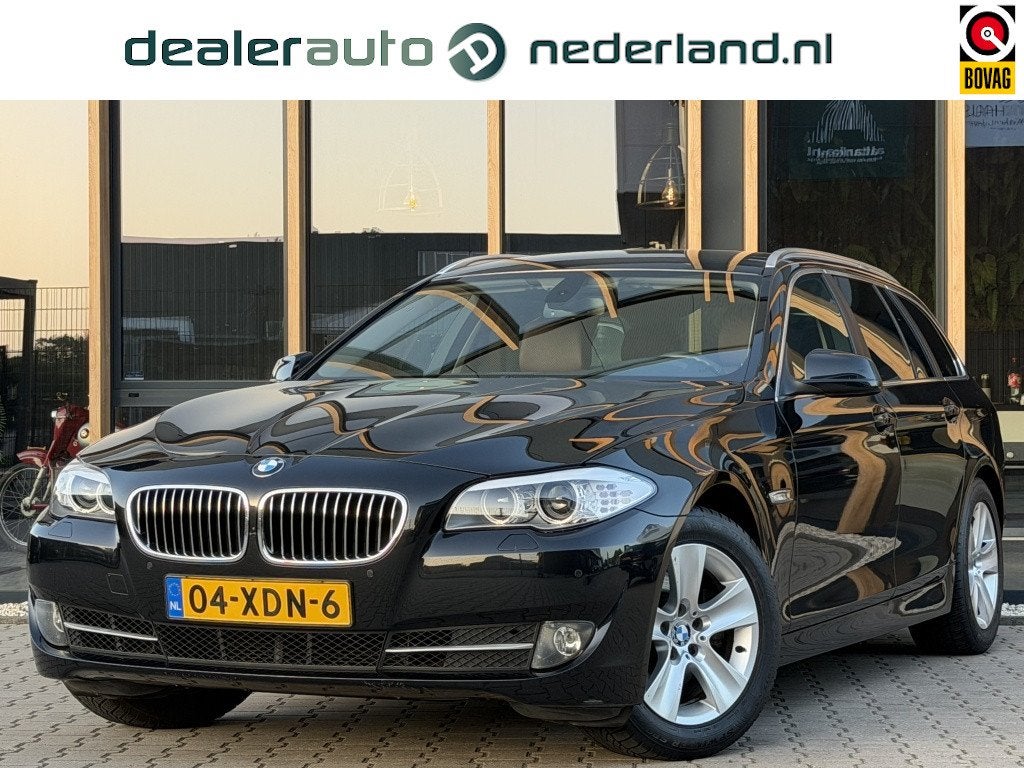 BMW 5 Serie Touring 520i High Executive (bj 2012, automaat), Auto's, Automaat, Euro 5, 15 km/l, Gebruikt