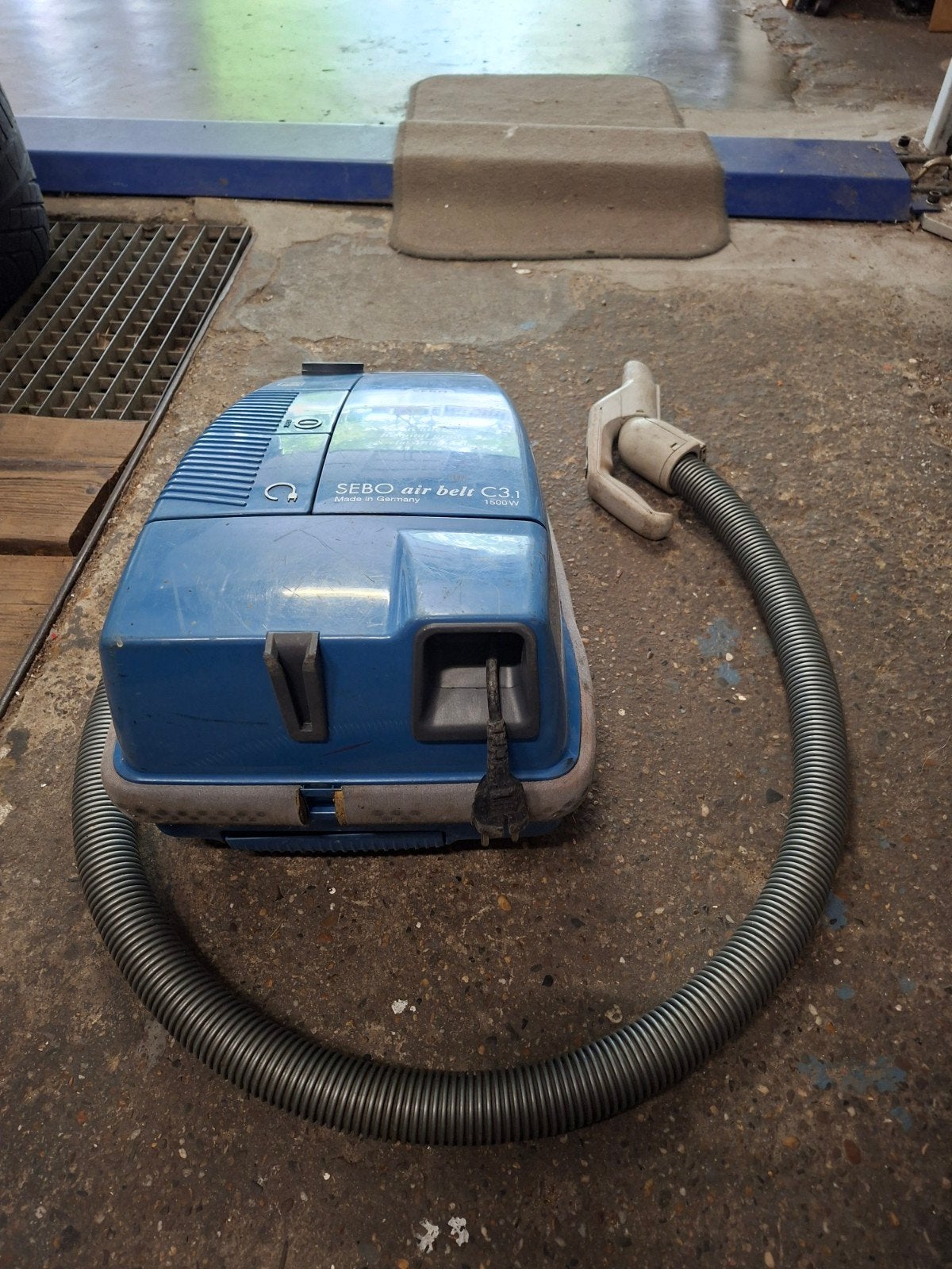 stofzuiger met slang leuke l, Ophalen, Gebruikt, 1200 tot 1600 watt