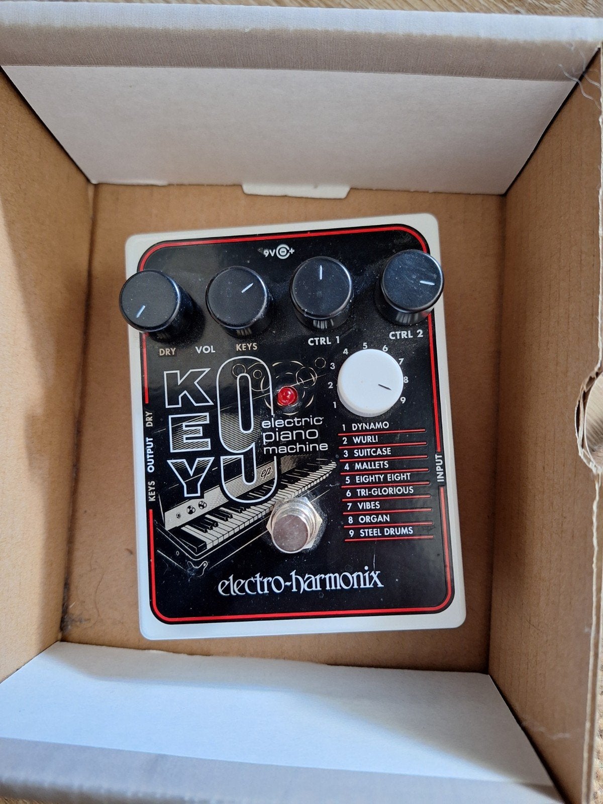 Foto 2 van Electro-Harmonix KEY9 Electric Piano Machine