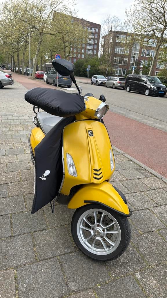 vespa sprint 2015, Fietsen en Brommers, Scooters | Vespa, Ophalen of Verzenden, Zo goed als nieuw, Benzine, Overige modellen