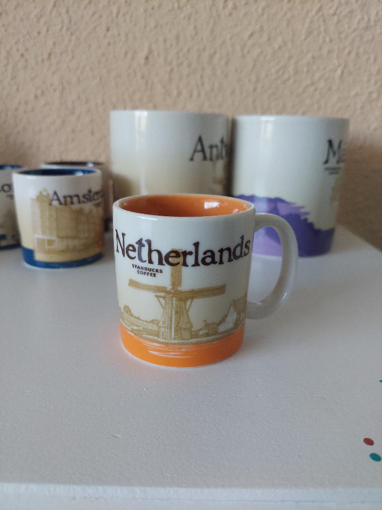 Starbucks espresso mokje Netherlands, Keramiek, Ophalen of Verzenden, Zo goed als nieuw, Overige stijlen