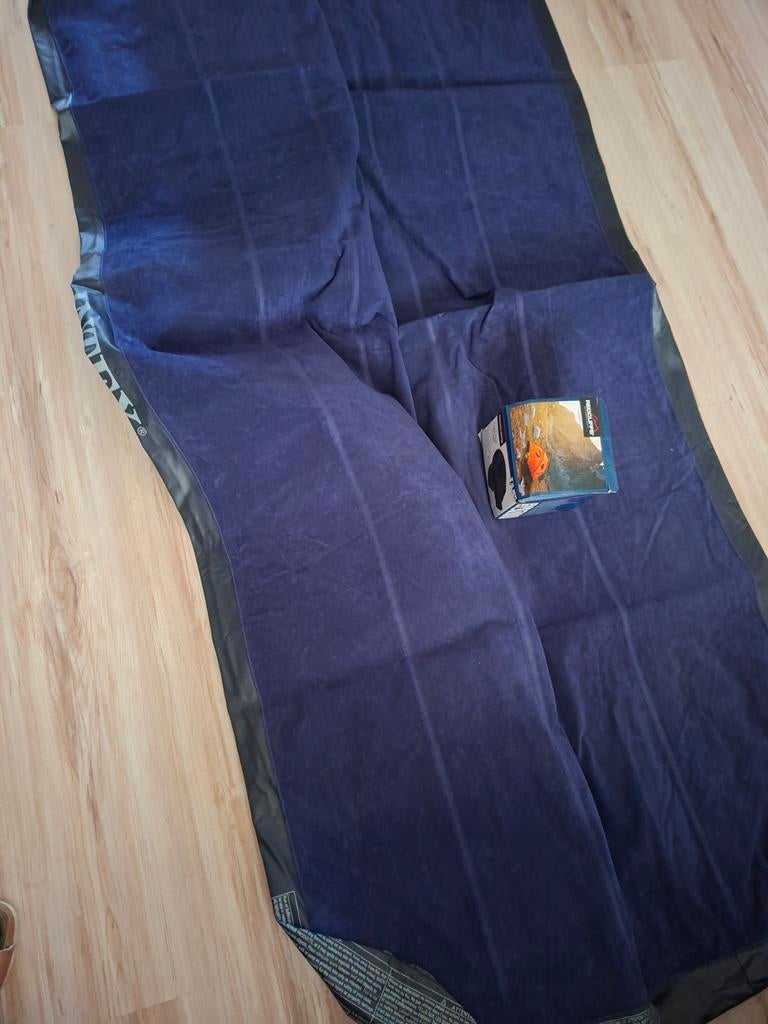 Gebruikt 2-persoons luchtbed met pomp - Intex, Caravans en Kamperen, Luchtbedden, Ophalen of Verzenden, Zo goed als nieuw, 2-persoons