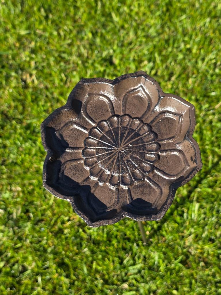 VOEDERSCHAAL / zonnebloem/ TUINPRIKKER / WATER, Huis en tuin decoratie Marie, Nieuw, Info@huisentuindecoratiemarie.nl, Peize