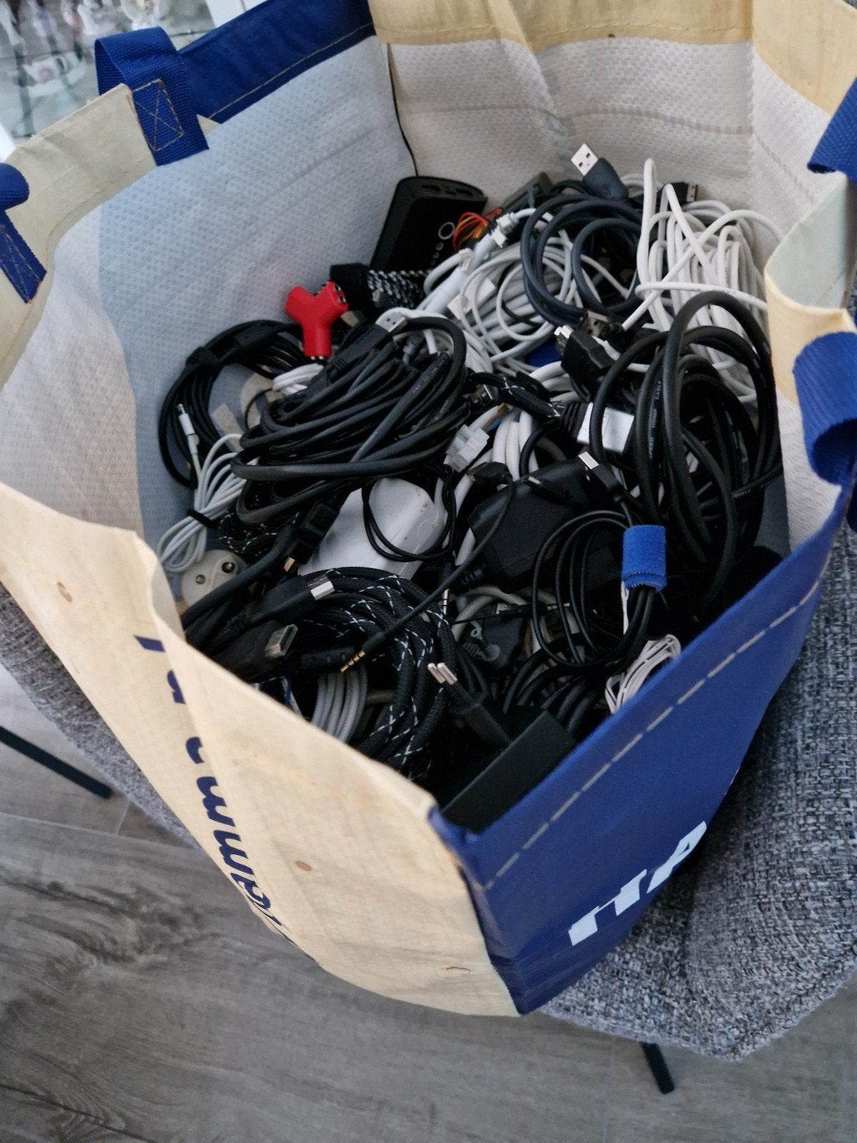 Grote Shopper vol met diverse snoeren en adapters - €10, Computers en Software, Pc- en Netwerkkabels, Ophalen