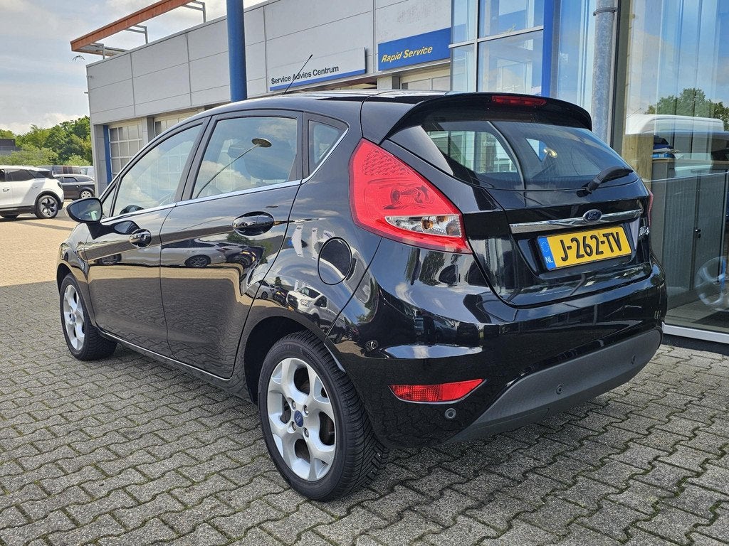 Ford Fiesta 1.25 Titanium Nette en goed onderhouden auto | A, Auto's, Voorwielaandrijving, Stof, 82 pk, Zwart