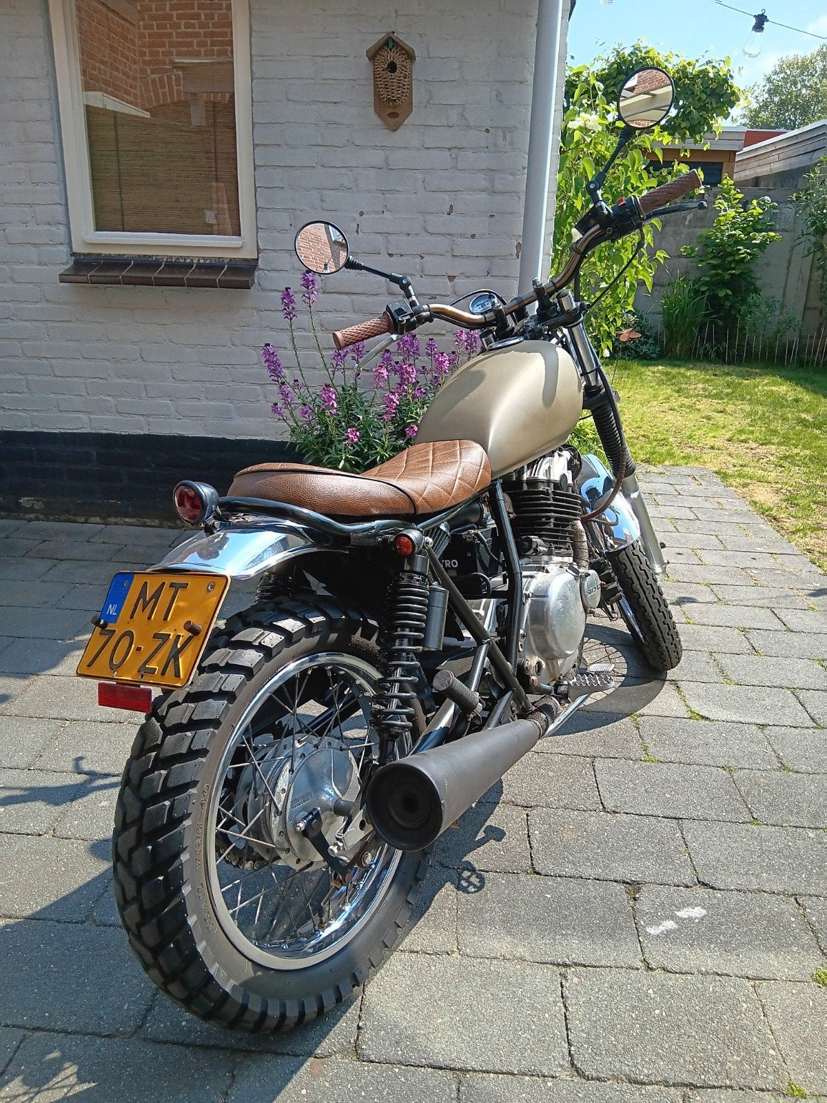 scrambler motorfiets Suzuki GN 250, Motoren