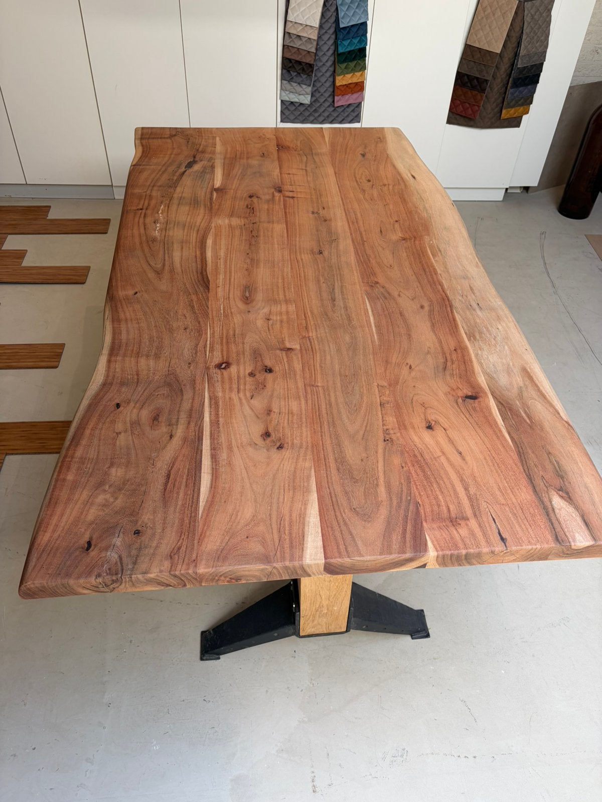 massief houten boomstam tafel, Huis en Inrichting, Ophalen, 200 cm of meer, 50 tot 100 cm, Zo goed als nieuw