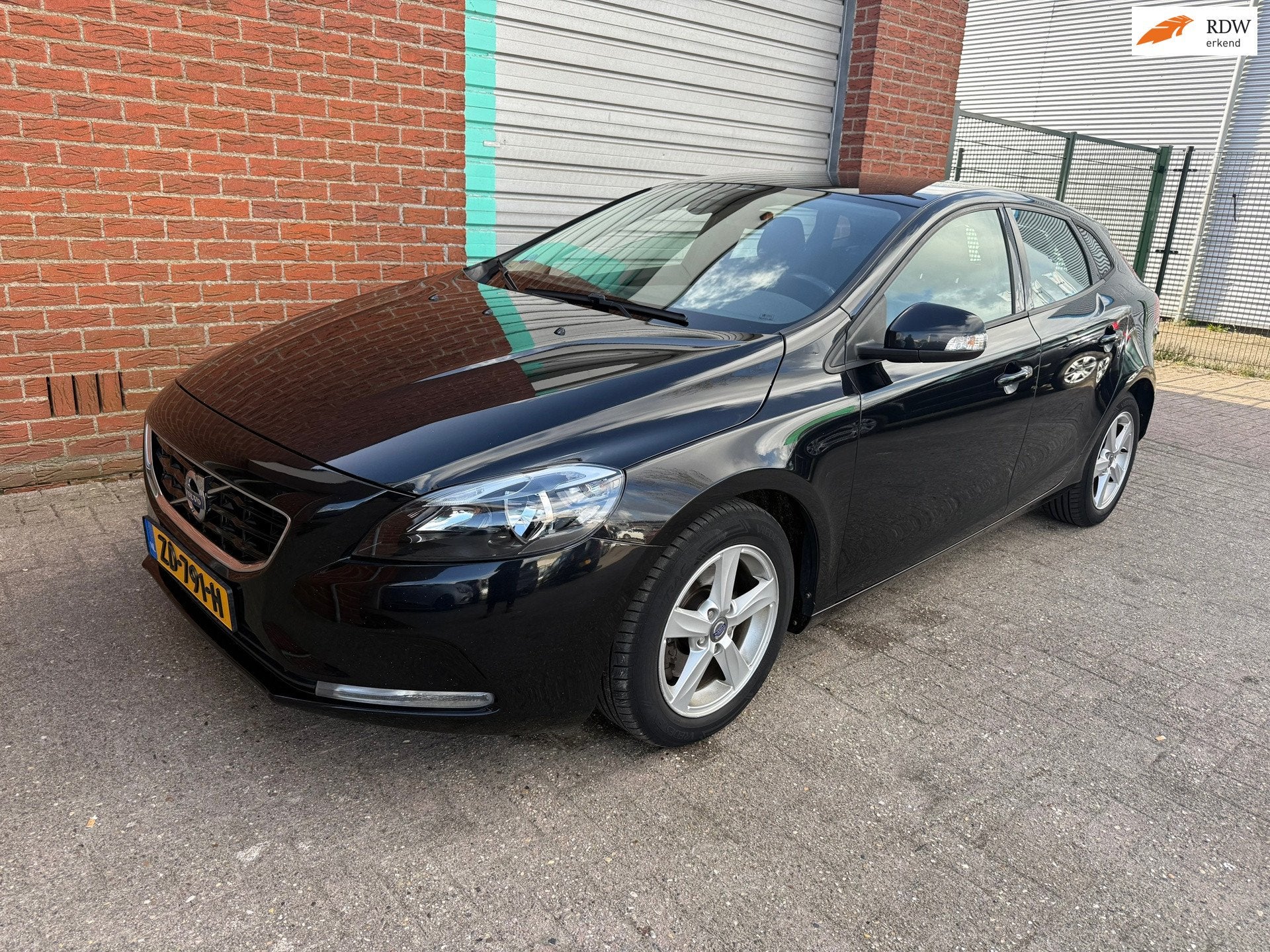 Volvo V40 1.6 T3 R-Design Bj:2013, Auto's, Voorwielaandrijving, Gebruikt, 4 cilinders, 150 pk