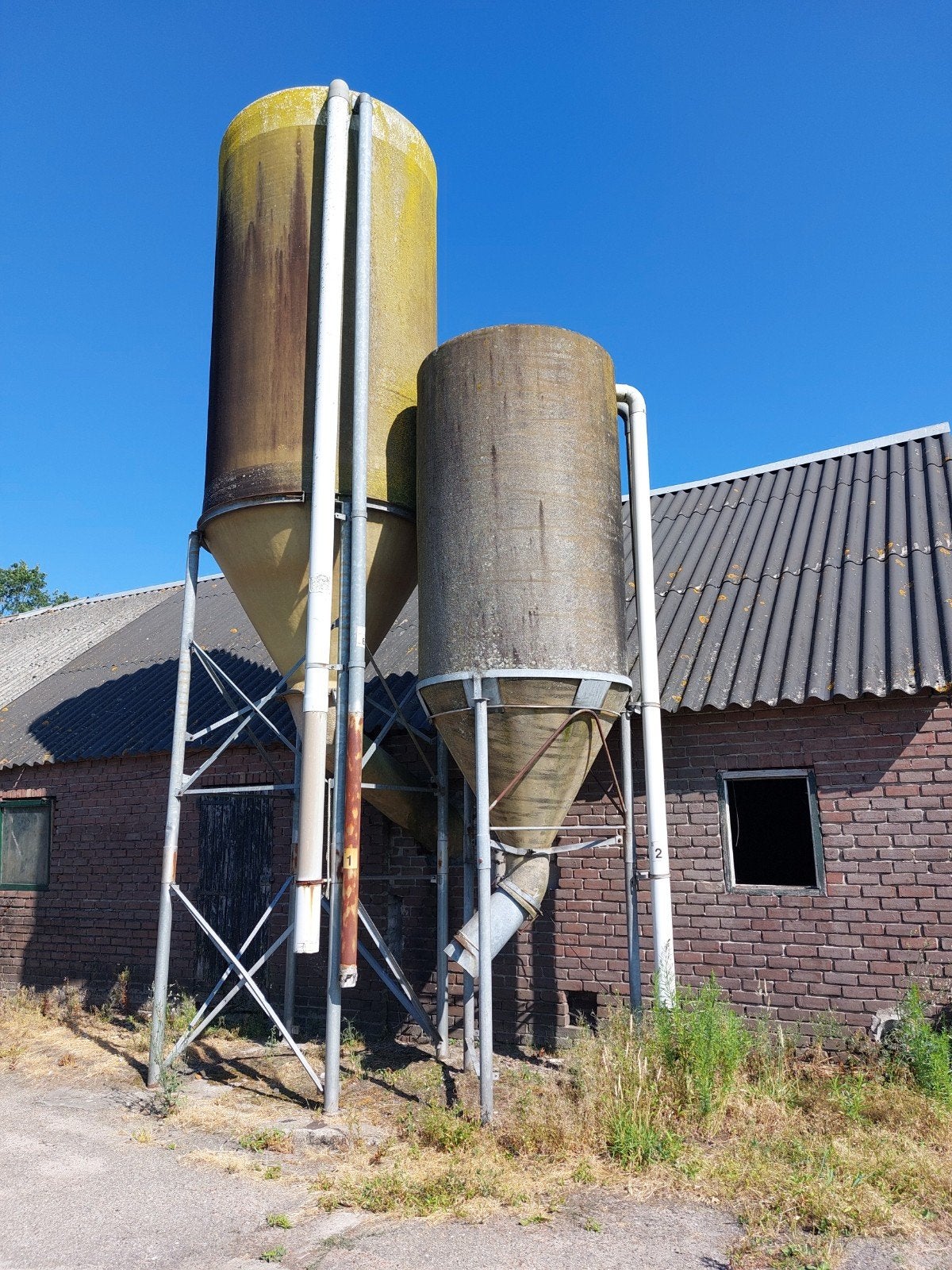 Voersilo 8 ton en 4 ton, Ophalen, Vee