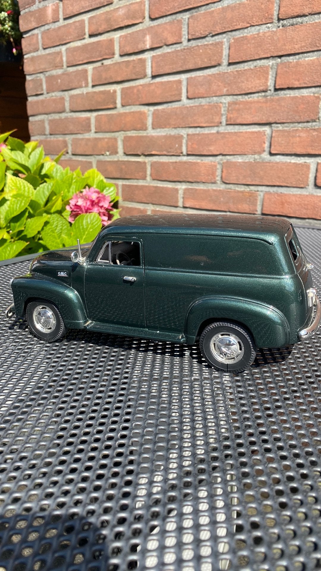 Mooi model GMC 1/18, Ophalen of Verzenden, Zo goed als nieuw, Overige merken