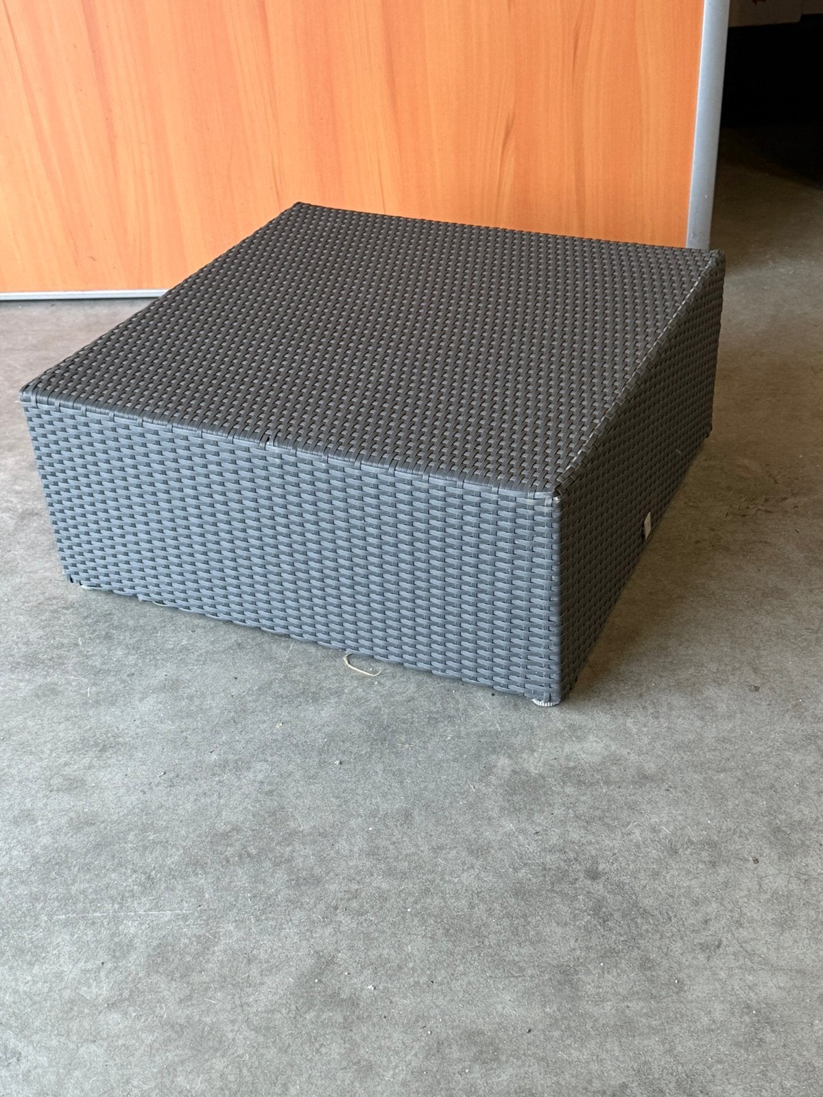 Hocker met bijbehorend kussen, Tuin en Terras, Ophalen, Gebruikt, Wicker